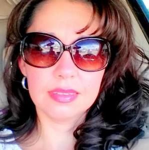 Meet your Posher, Lorie